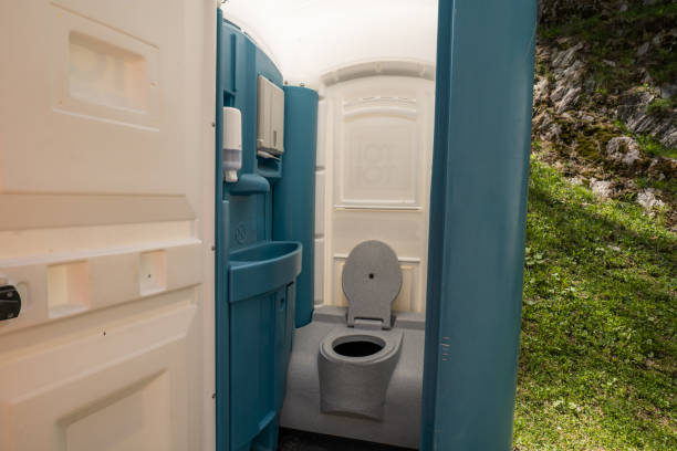 Best Portable restroom trailer rental  in Daleville, VA